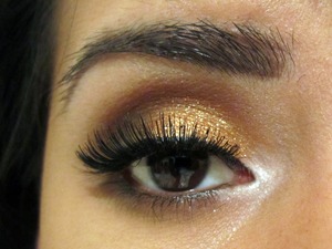 My eye makeup for IMATS LA. Brown and gold with gold glitter and lashes!