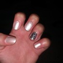 Pearl white and crackle nail
