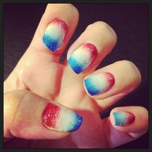 Fourth Of July ombré nail look 