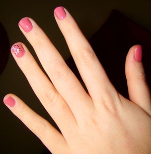 Using my favorite nail polish: Catrice n°090