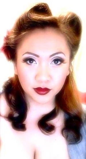 One day I was bored and wanted to try that awesome 'pin up' look!