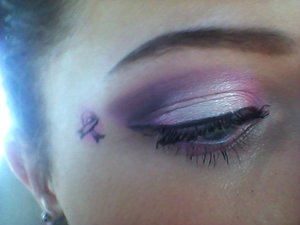I used urban decays 15th anniversary palette with this look c: showing my support for breast cancer awareness month!!