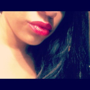 i added just a hint of vaseline (old school) since its winter and i want to keep my lips from chapping... 