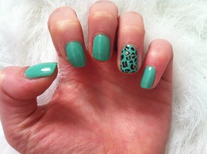 Using mint candy apple by Essie
Love it!