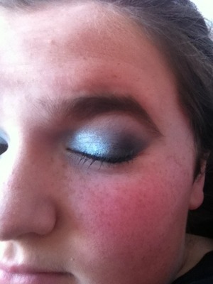 I Tryed doing the nicki minaj crazy blues smokey color I think it turned out pretty good :)