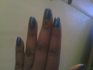 blue nails

