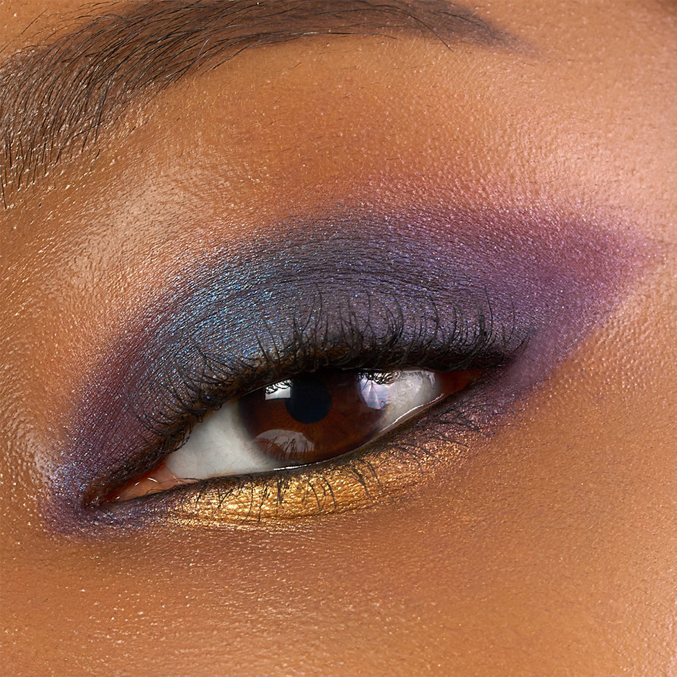 BY TERRY model wearing shades from the Opulent Star Eyeshadow Palette