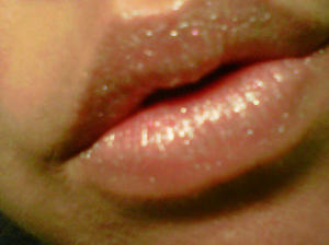 NYE lips
I used clear gloss and applied Revlon's Sugar Sugar(lip glitter topper) in snowflake to my lips