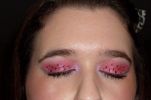 Watermelon eyes for a night out.