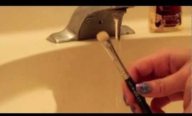 HOW TO CLEAN MAKEUP BRUSHES WITH BABY SHAMPOO