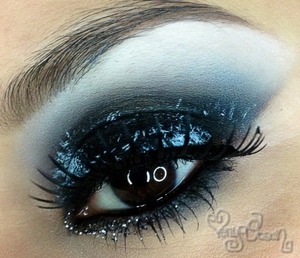 Hello Everyone Please free to view the video tutorial I have for this look http://youtu.be/Cpcj5tDXzDE
