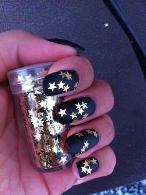So pretty nails. 😊