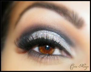 New years eve look!
Nyx matte black in the crease 
Nyx silver glitter liner all over the lid