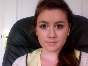 Just what my face looks like today, understated and everyday makeup! 