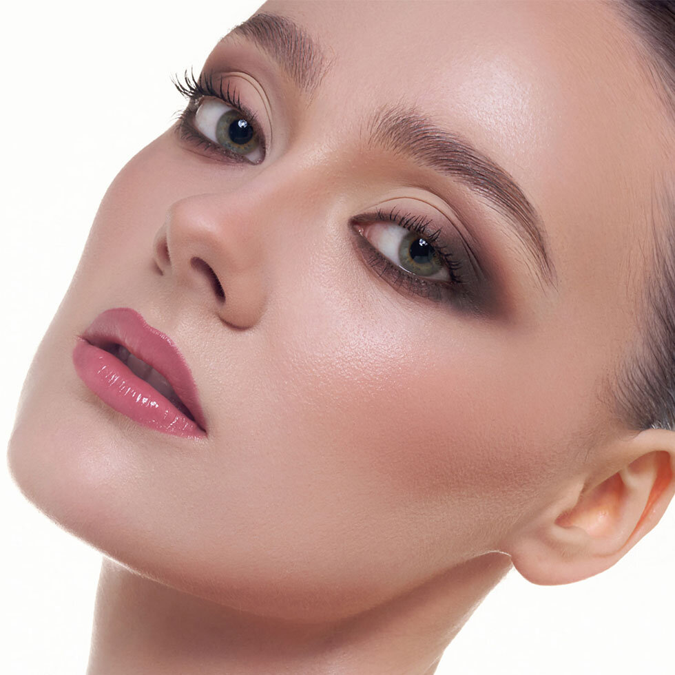 Natasha Denona model wearing the Mini Eye Sculpt Set