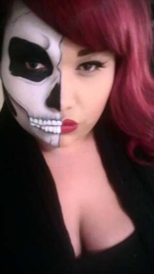 Skele makeup 