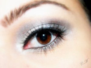 Urban decay eyeshadow primer.
Nyx jumbo eyeshadow pencil in Cottage cheese.
42 Color Double Stack Shimmer Shadow & Blush the grey colours (Coastal Scents)
Cover girl black khol pencil
Mascara any kind I used Covergirl
and fake lashes :D enjoy!