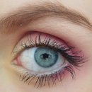 Subtle Yellow and Pink Eye Makeup