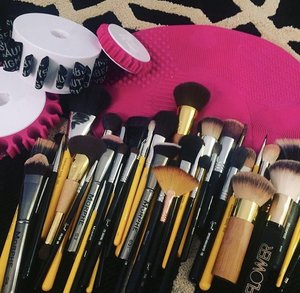 Allot of these are or were at some point, some of my most used brushes. Sigma, Morphe,Tarte and some Bdellium. All cleaning supplies are from sigma and absolutely my favorite 