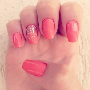 Orange sparkly nails