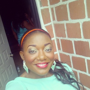 Green Eyeshadow....Mary Kay, with Dark contours.... Black opal blush & a Red lipstick 