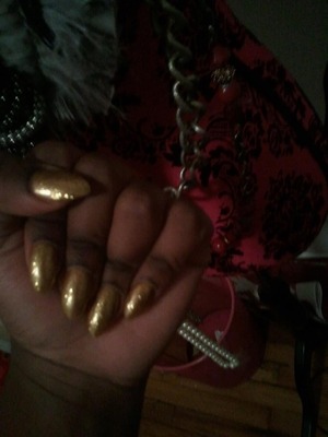 Gold all on my Nails.
