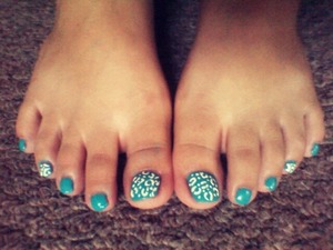 teal toes with simple white leopard print!