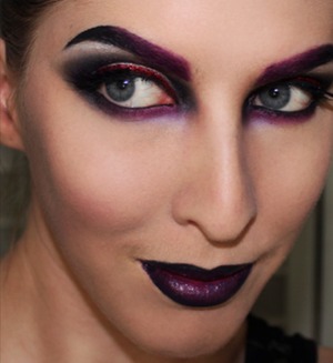 Love this Maleficent inspired Halloween look from PIgments and Palettes featuring our VIOLET NOIR lashes! Check out her full post and video tutorial here: http://bit.ly/15o6LPL