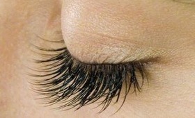 HOW TO: MAKE THE MOST OF YOUR LASHES