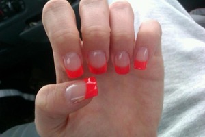 love gel nails with colored tips <3