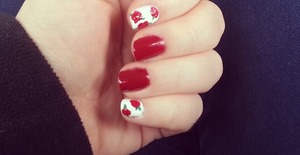 red and white nails with roses :)