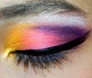 Ive always been a fan of Arab make up and the sunsets they have so i just did this out of insperation