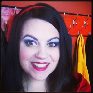 It snowed last night so i figured i would do a SNOW white look today 