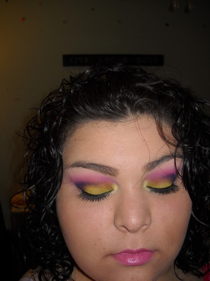 its was inspired by a look naya from bitchslap cosmetics except my lime green here looks yellow lol 