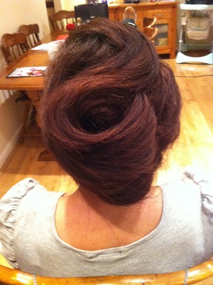 Simply vertical hair up do