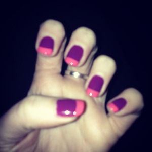 Purple nails with pink Gelly Tips 
So easy 