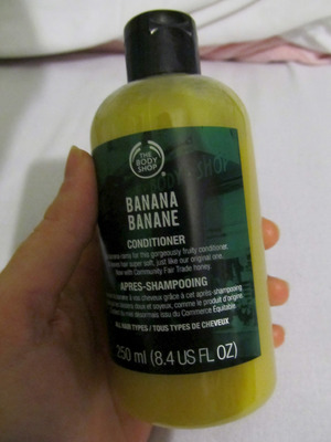 Ive been looking for more kinder and less chemical shampoos and conditioners and i found this;
Banana conditioner from the body shop, it was 4 pound and it smells so nice, it also has honey in it which is great for hair health. 