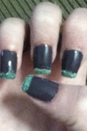 Some glitter tip nails:)