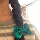 green sparkly bow 