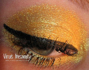 Virus Insanity eyeshadow, Gula.

www.virusinsanity.com