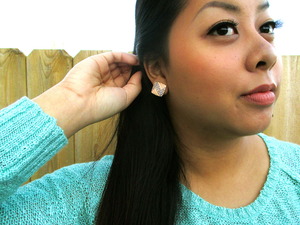 A preview of my outfit on Thankgiving. 
More on my blog. :)