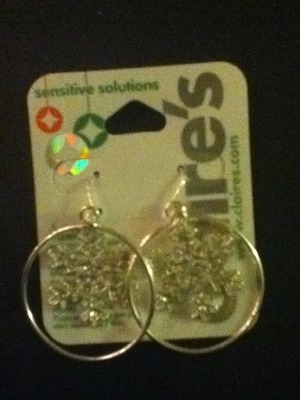 I personally think these are great earrings made for the holidays! They're perfect!
Price: $4.50