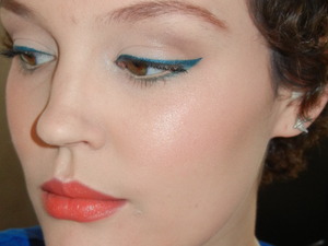 In love with the Makeup Geek Gel liners!  This one is the shade 'Fame' its a really gorgeous blue/green.