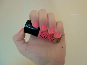 I found this lovely neon pink nail polish from the store and it was on sale so I had to buy it! I adore the color, can't stop looking at it, lol. The name is: 004 Neon Baby.