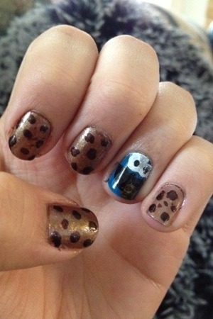 Cookie Monster nails :)