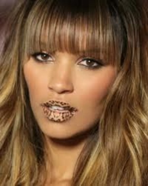 this is a fun sassy look that is a very cool idea , you all should try it and put a pic on here to show me how it went (this one takes practice and speacil tools) 