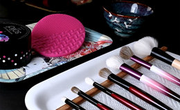 The Definitive Guide on How To Clean Your Brushes