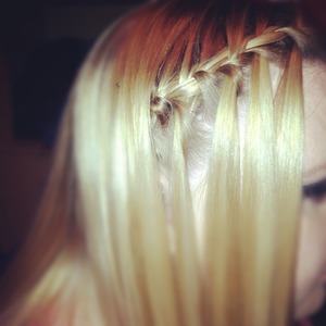 I love plaits and this is one of my favourites! Simple but effective xx