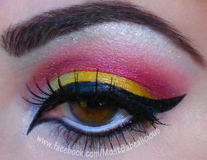 BFTE eyeshadows in Lemon & Hot Momma. Also Urban Decay's Polyester Bride. NYX black liquid liner. BlackHeart Beauty primer. Everly lashes. Jordana white pencil liner. Eyebrows filled in with Rimmel brow pencil in black/brown.
www.facebook.com/mostbabealicious