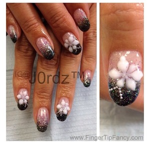 CLICK HERE FOR DETAILS:
http://fingertipfancy.com/3d-butterfly-nails